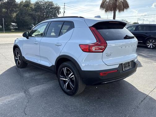 2026 Volvo XC40 B4 Core