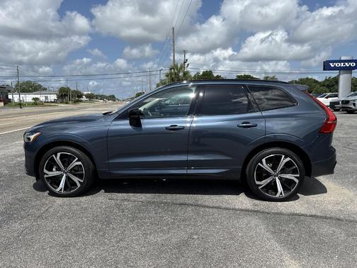 Denim Blue Metallic 2024 Volvo XC60 B5 Ultimate Dark Theme