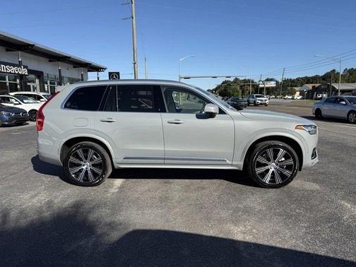 2025 Volvo XC90 B6 Plus 7-Seater