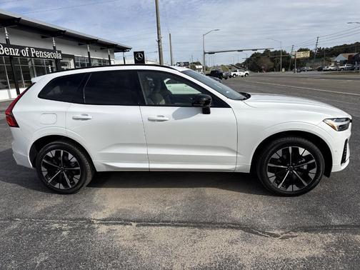 Crystal White 2026 Volvo XC60 B5 Plus