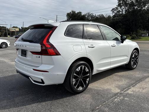 Crystal White 2026 Volvo XC60 B5 Plus