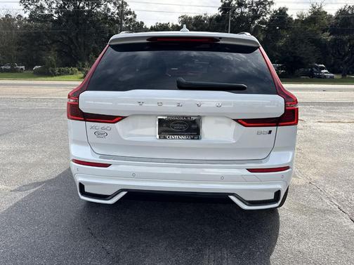 Crystal White 2026 Volvo XC60 B5 Plus
