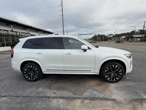 2025 Volvo XC90 Plug-In Hybrid T8 Ultra 7-Seater
