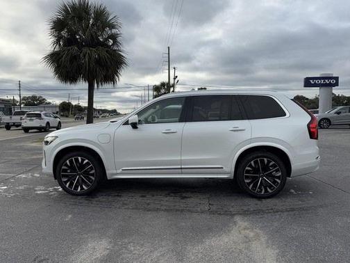 2025 Volvo XC90 Plug-In Hybrid T8 Ultra 7-Seater
