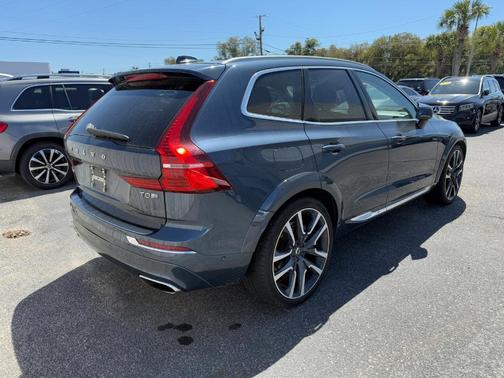 2020 Volvo XC60 Recharge Plug-In Hybrid T8 Inscription