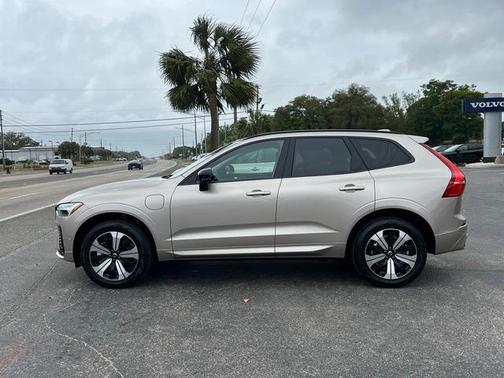 2024 Volvo XC60 Recharge Plug-In Hybrid T8 Plus Dark Theme