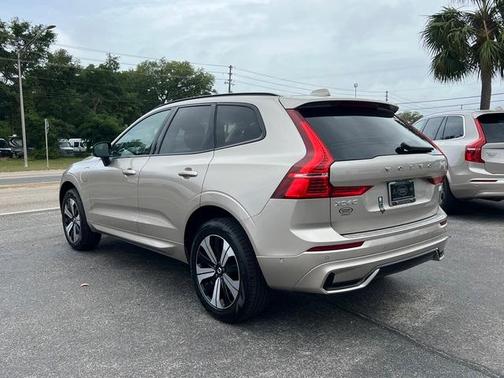 2024 Volvo XC60 Recharge Plug-In Hybrid T8 Plus Dark Theme
