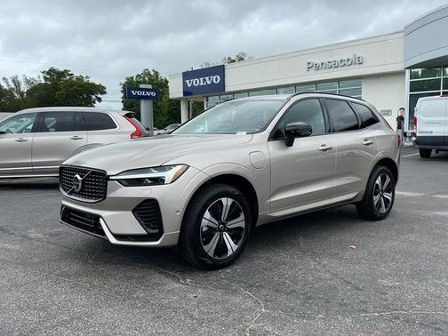 2024 Volvo XC60 Recharge Plug-In Hybrid T8 Plus Dark Theme