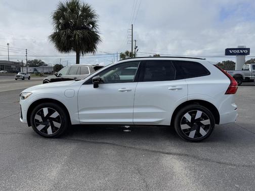 2025 Volvo XC60 Plug-In Hybrid T8 Plus