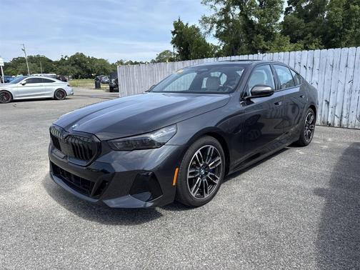 2025 BMW 550e xDrive
