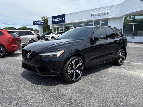 2023 Volvo XC60 Recharge Plug-In Hybrid T8 Ultimate Dark Theme