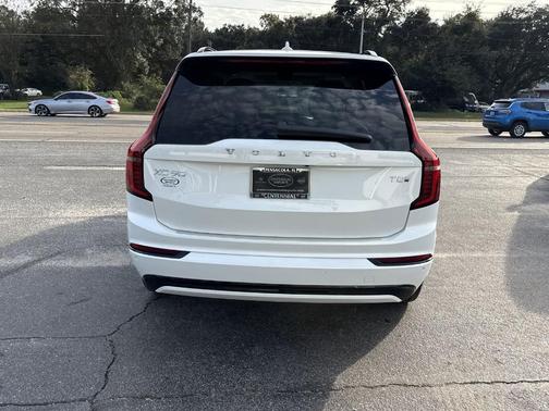 2026 Volvo XC90 Plug-In Hybrid T8 Ultra Dark Theme 7-Seater