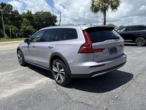 Aurora Blue 2026 Volvo V60 Cross Country B5 Plus