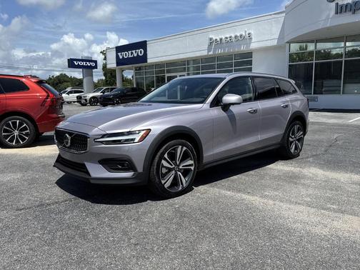 Aurora Blue 2026 Volvo V60 Cross Country B5 Plus