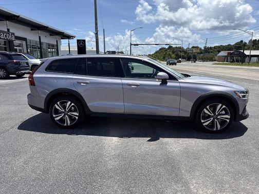 Aurora Blue 2026 Volvo V60 Cross Country B5 Plus