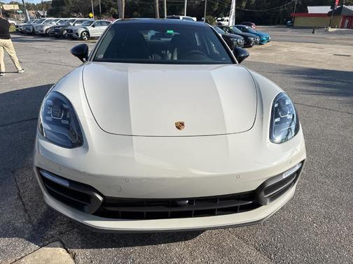 2022 Porsche Panamera Base