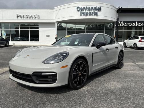2022 Porsche Panamera Base (PDK)
