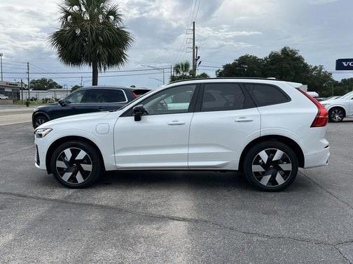 2025 Volvo XC60 Plug-In Hybrid T8 Plus