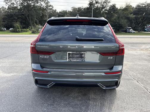 Forest Green 2026 Volvo XC60 B5 Plus