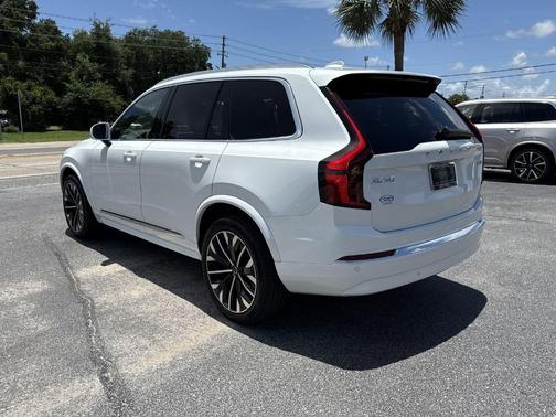 Crystal White Pearl 2026 Volvo XC90 B6 Core