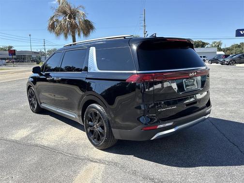 2022 Kia Carnival SX