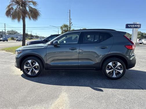2026 Volvo XC40 B5 Plus