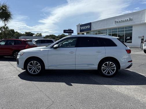 2025 Audi Q7 55 Premium Plus