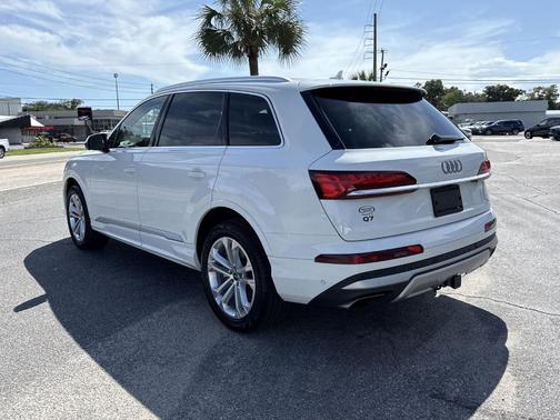 2025 Audi Q7 55 Premium Plus