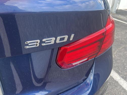 2017 BMW 330 i