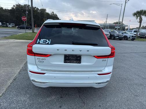 2023 Volvo XC60 B5 Plus Bright Theme