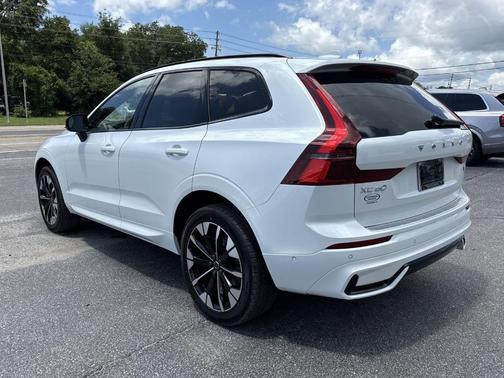 Crystal White 2026 Volvo XC60 B5 Plus