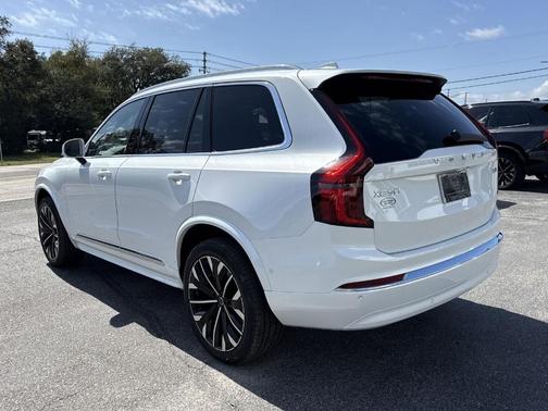 Crystal White Pearl 2026 Volvo XC90 B6 Ultra 7-Seater