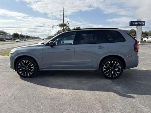 2026 Volvo XC90 B6 Ultra Dark Theme 7-Seater