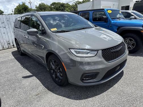 2021 Chrysler Pacifica Touring-L