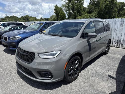2021 Chrysler Pacifica Touring-L