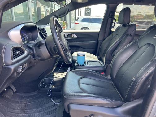 2021 Chrysler Pacifica Touring-L