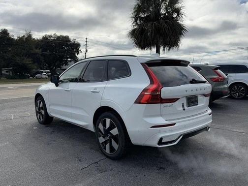 2025 Volvo XC60 Plug-In Hybrid T8 Plus
