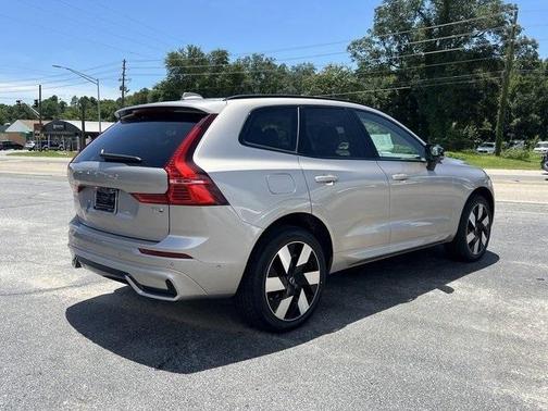 2025 Volvo XC60 Plug-In Hybrid T8 Plus