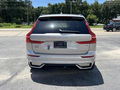 2025 Volvo XC60 Plug-In Hybrid T8 Plus