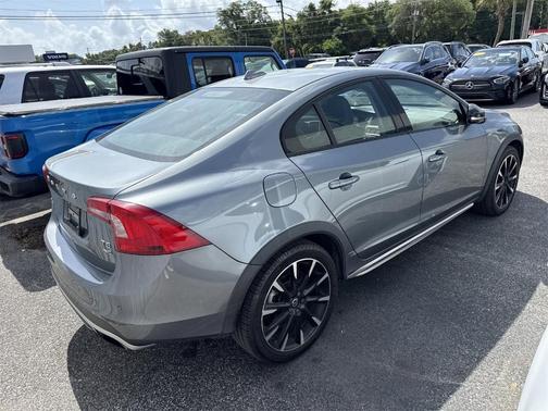 2016 Volvo S60 Cross Country T5 Platinum