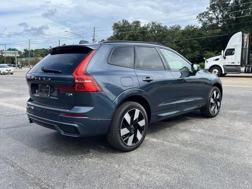2025 Volvo XC60 Plug-In Hybrid T8 Plus