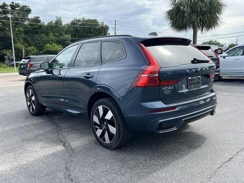 2025 Volvo XC60 Plug-In Hybrid T8 Plus