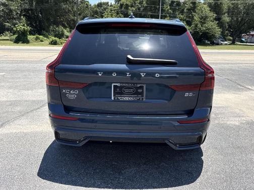 Denim Blue Metallic 2026 Volvo XC60 B5 Ultra