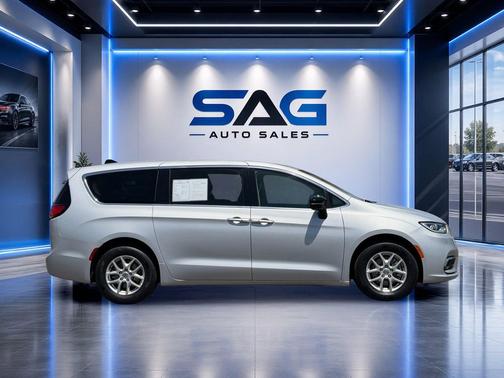 Silver Mist Clearcoat 2024 Chrysler Pacifica Touring L