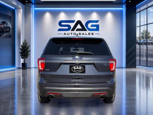 Quartz Metallic 2017 Ford Explorer XLT