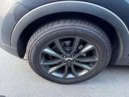 Quartz Metallic 2017 Ford Explorer XLT