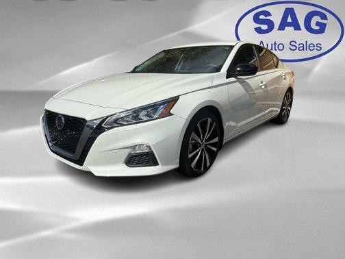2022 Nissan Altima SR FWD
