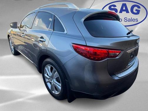 2016 INFINITI QX70 Base