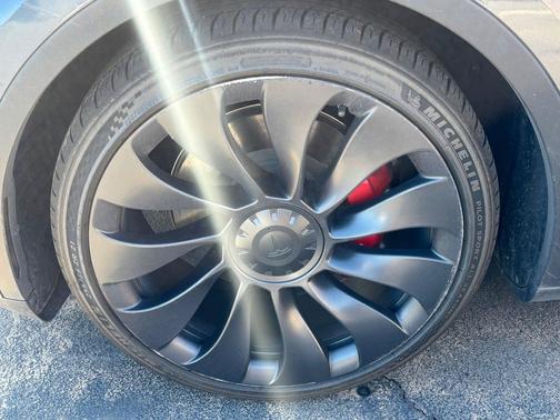 Gray 2023 Tesla Model Y Performance Dual Motor All-Wheel Drive