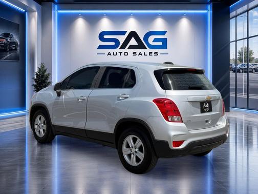 Silver Ice Metallic 2020 Chevrolet Trax LS